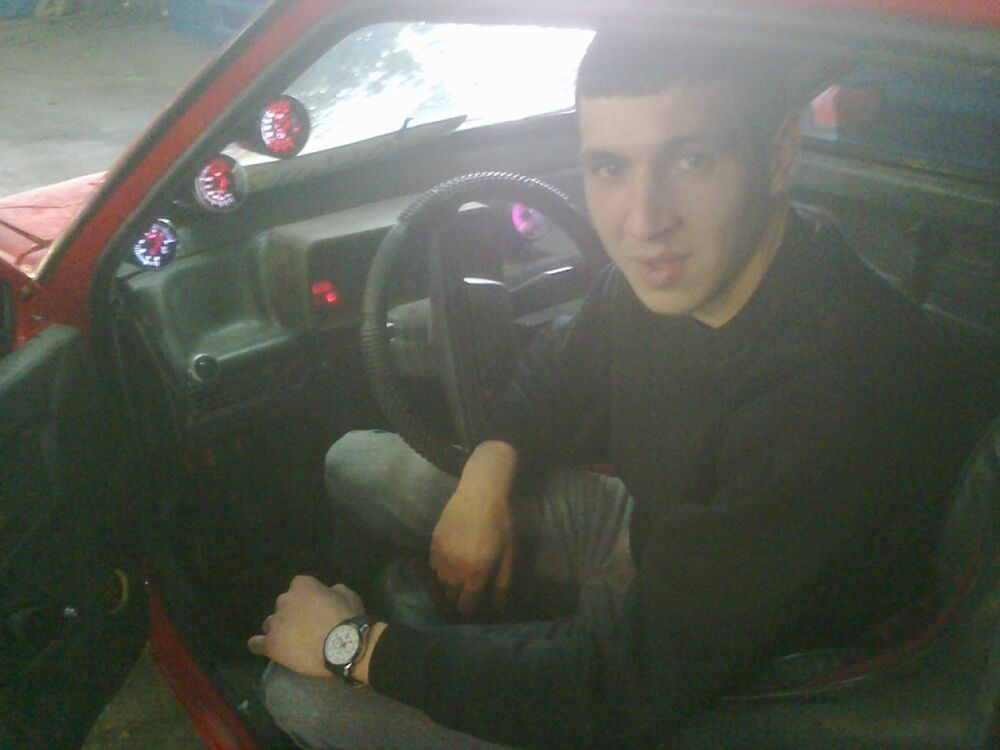  12612817  Stanislav, 40 ,    