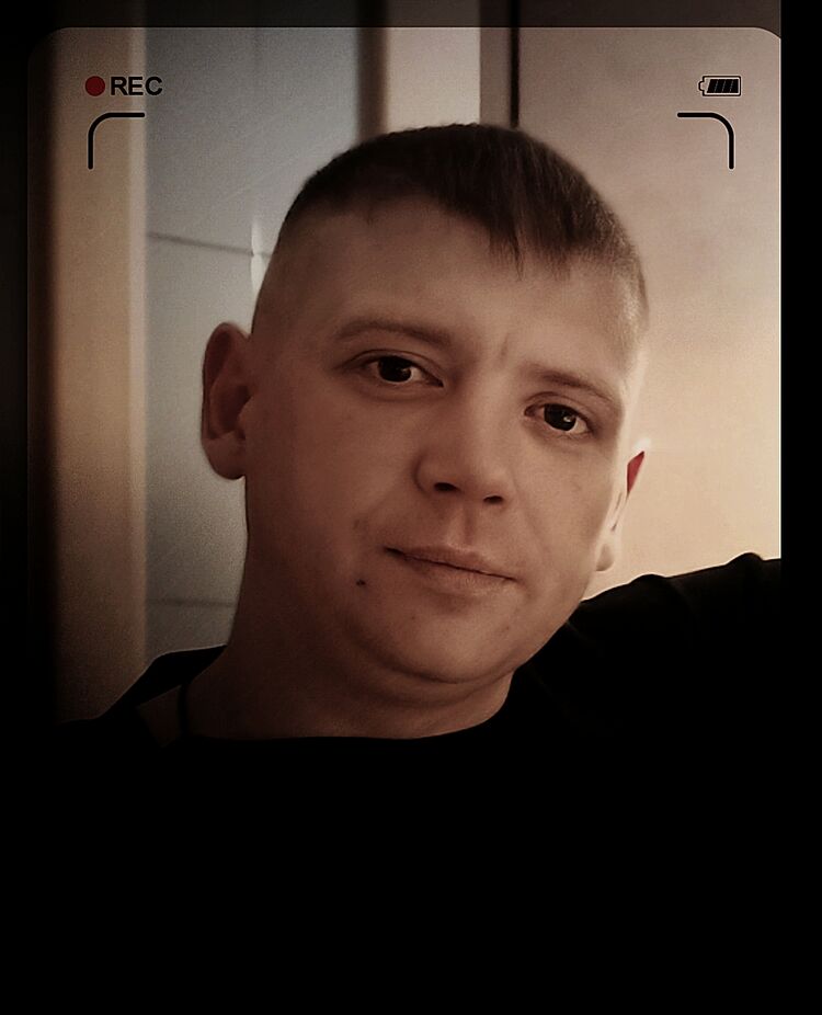  30632107  Vladimir, 34 ,    
