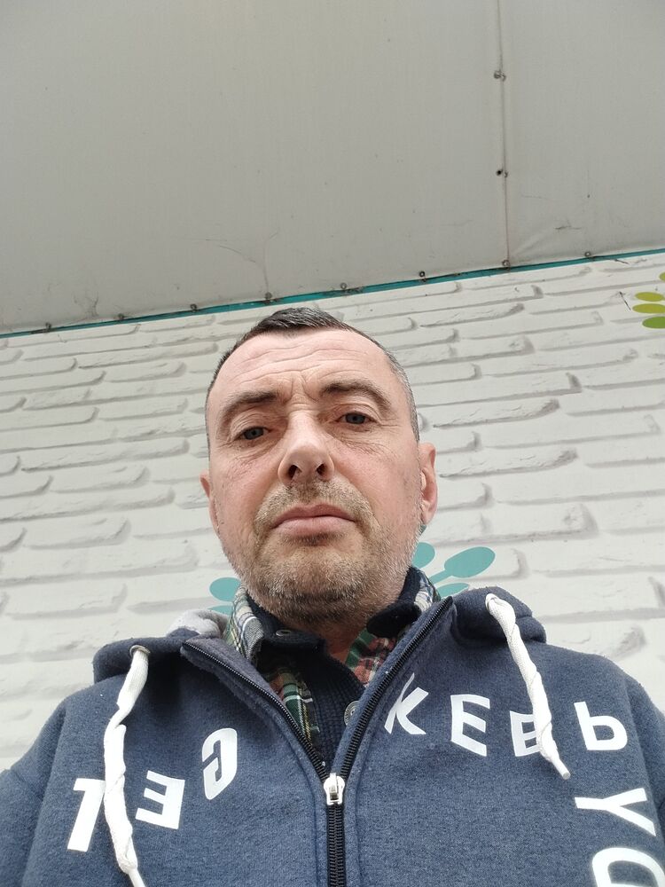  52856877  Vladimir, 48 ,    