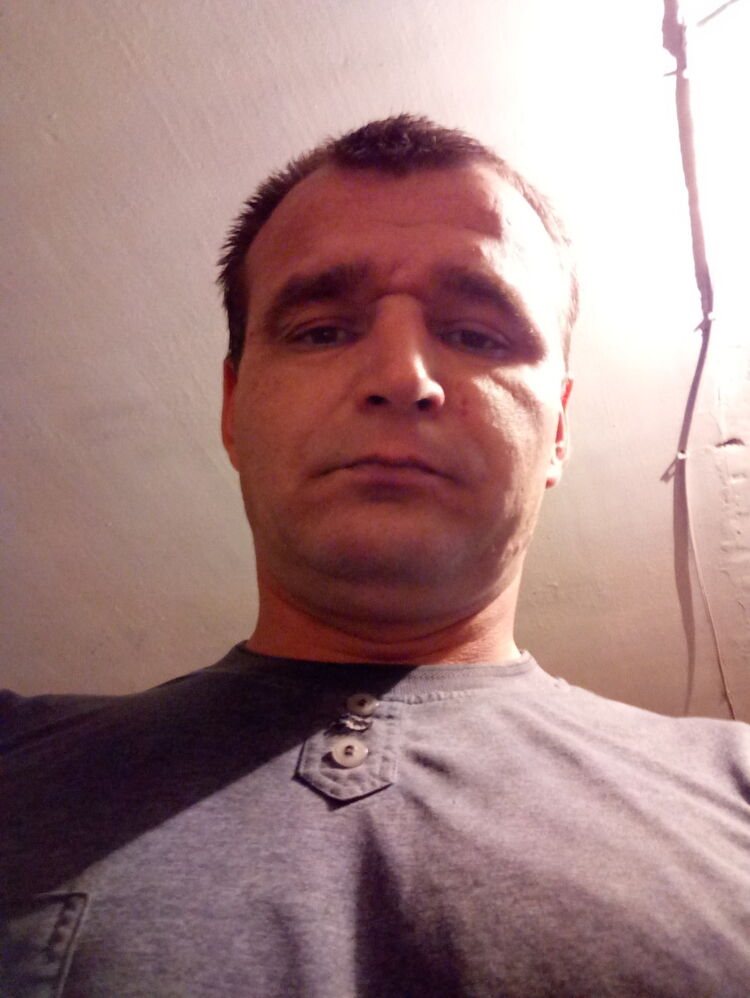  10032377  Boris, 42 ,    