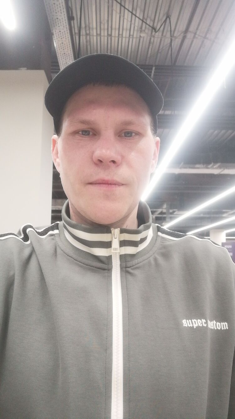  50049537  Vladislav, 30 ,    --
