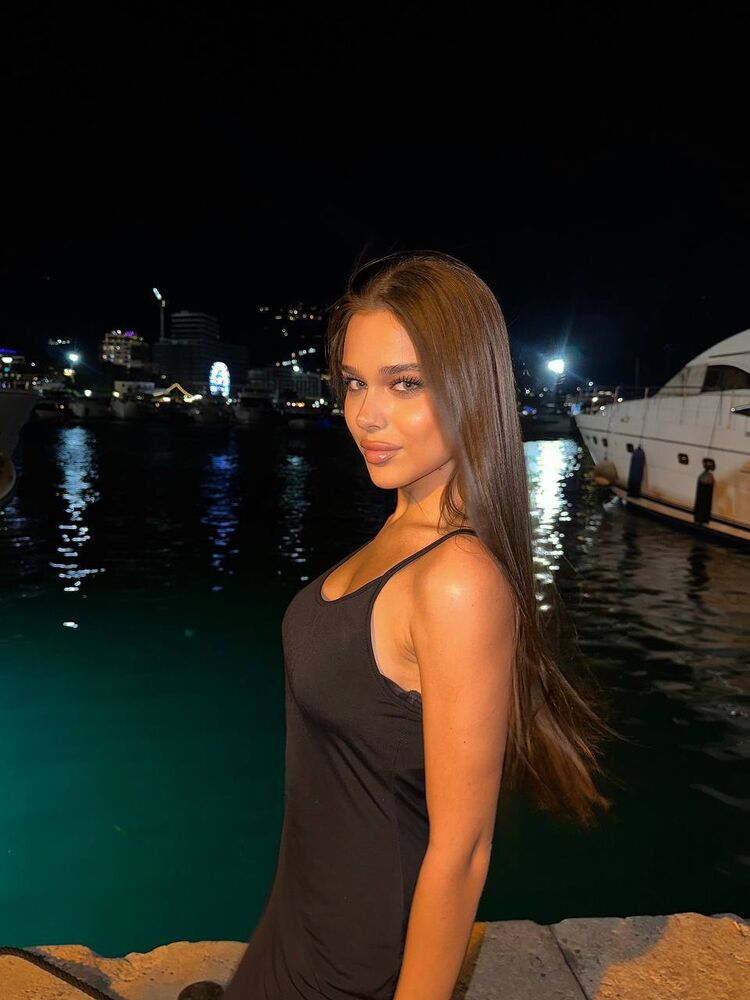  54702977  Elya, 25 ,     