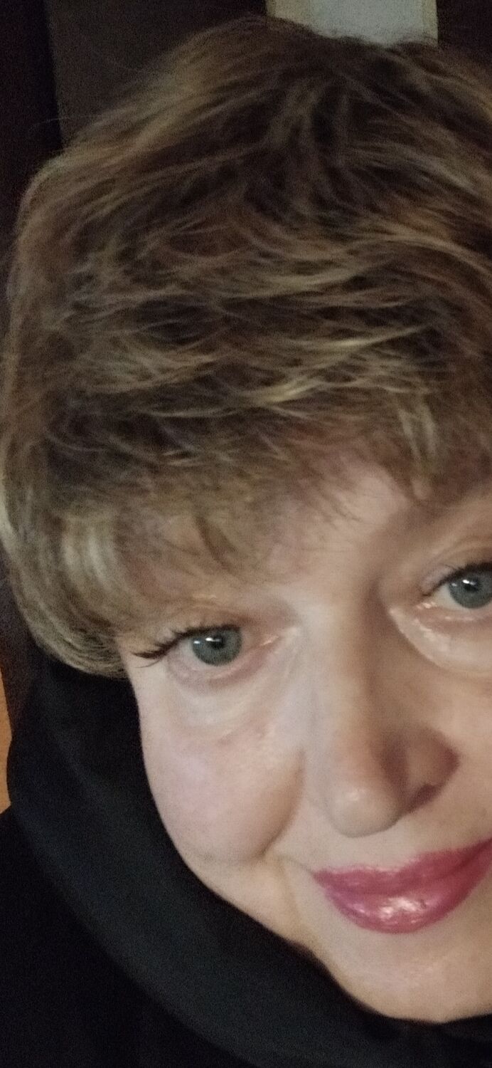  48963117  Olga, 51 ,    