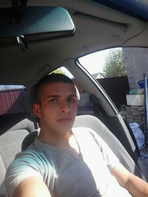  9476727  Arsen, 28 ,    