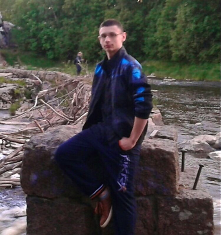  ,   Artur, 27 ,  