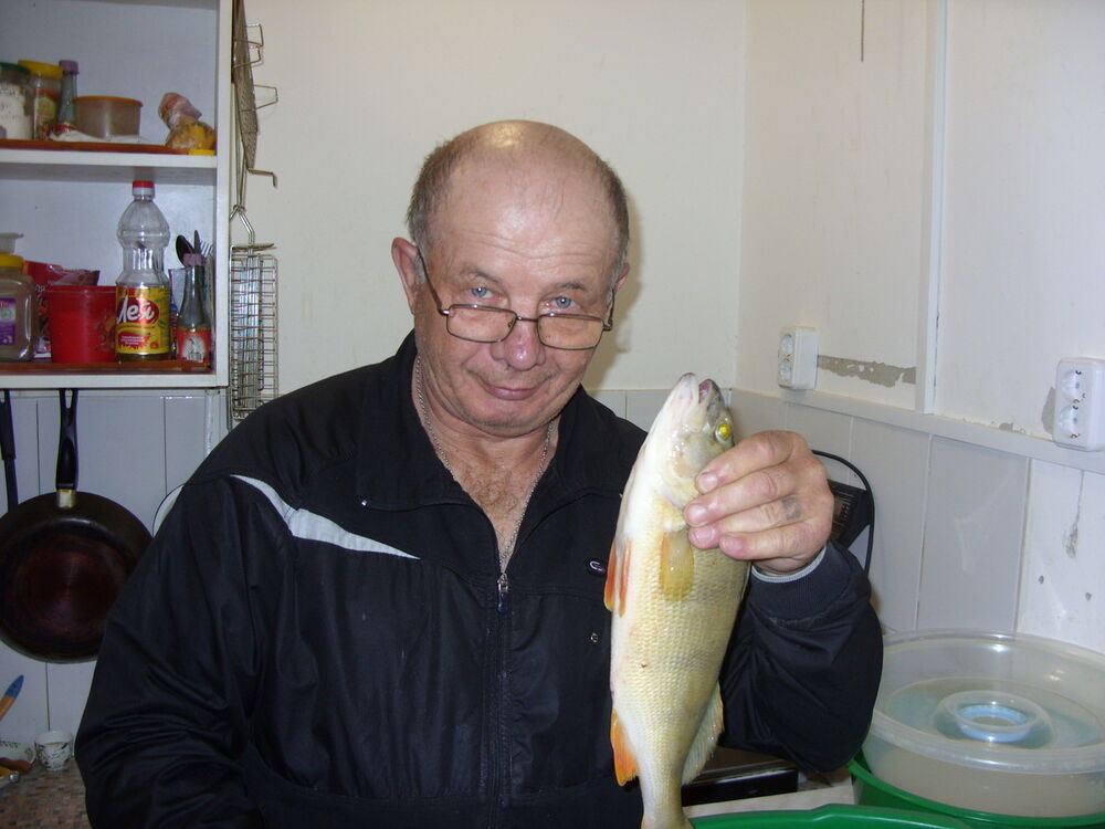  11192967  Nikolay, 69 ,    