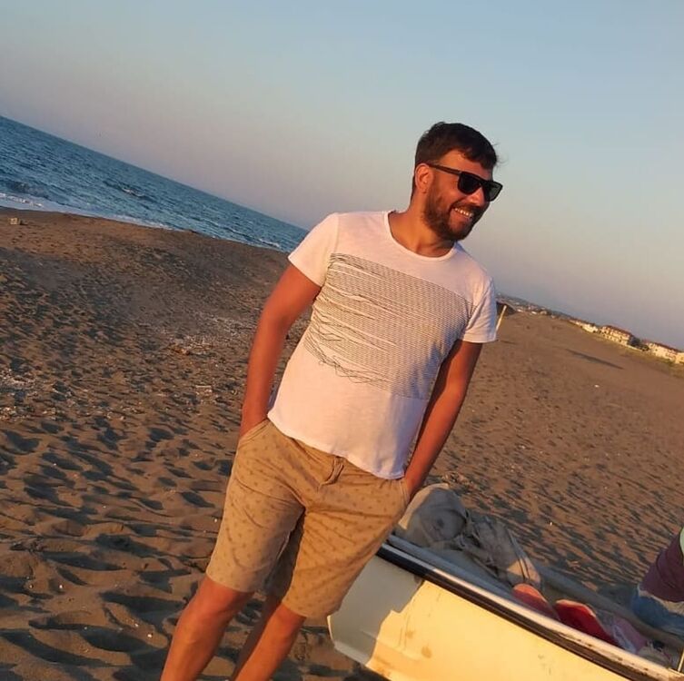  45870807  Sinan, 40 ,    