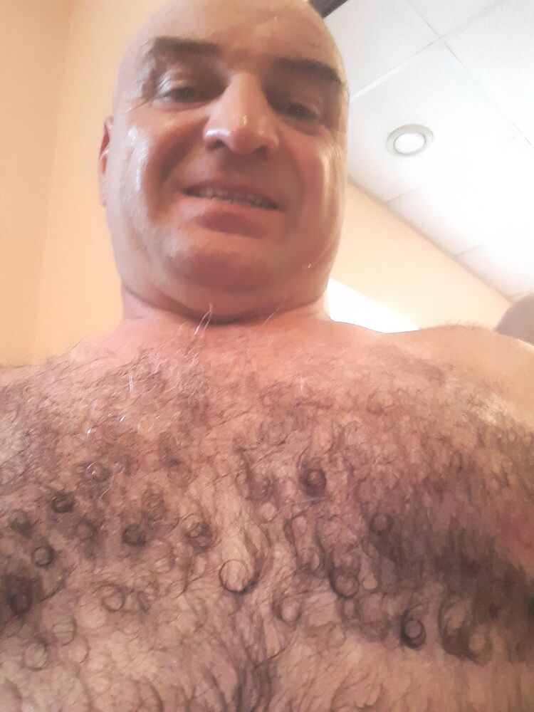  34722707  Kamran, 54 ,    