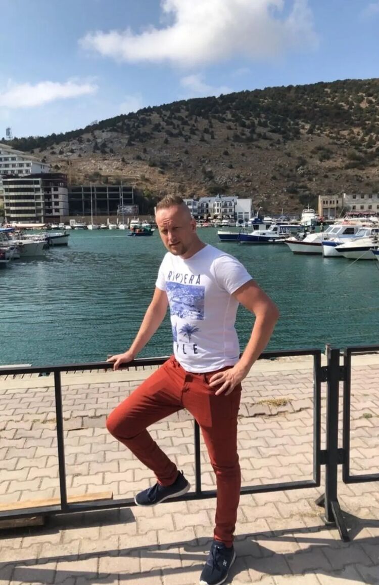  ,   Aleks, 32 ,   ,   