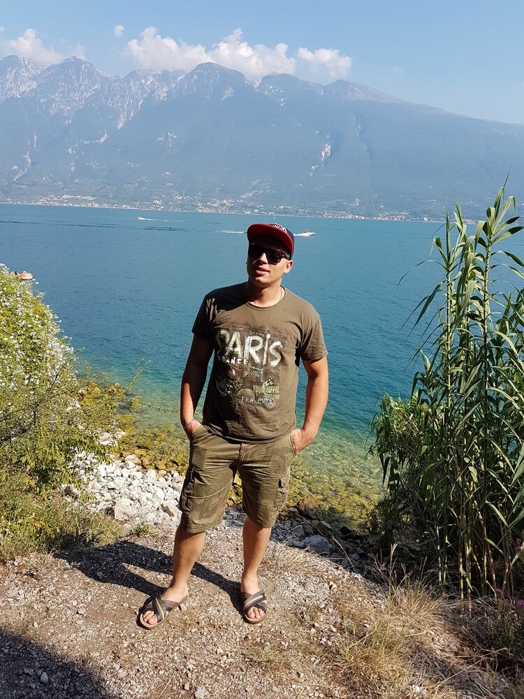  -,   , 33 ,  