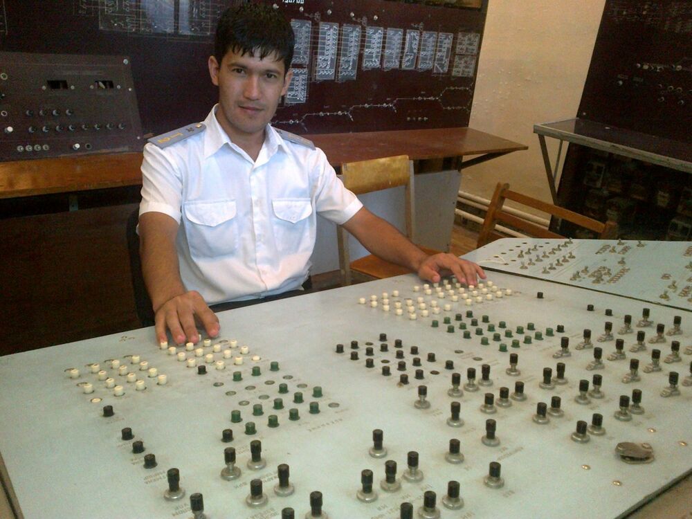  ,   Ilhom, 37 ,   ,   , c 