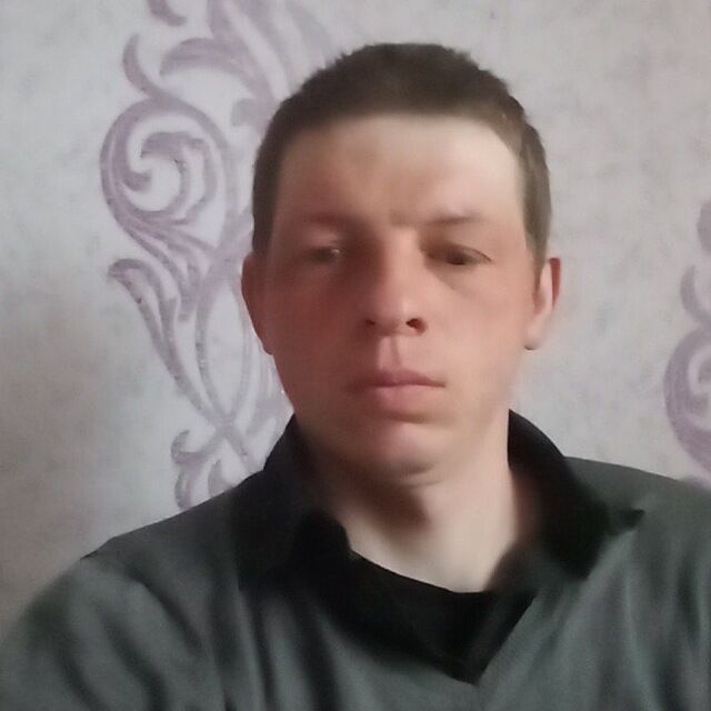  45145047  Andriu, 31 ,    