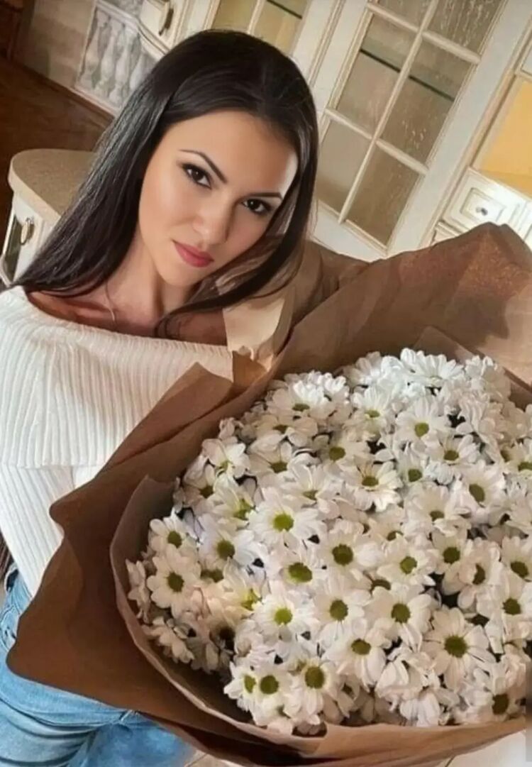  ,   Alana, 35 ,   c 