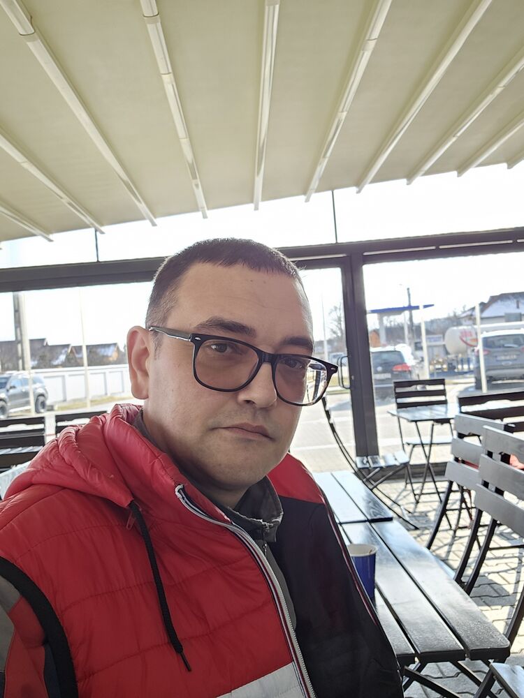  Targu Jiu,   Iaroslav, 40 ,     , c , 