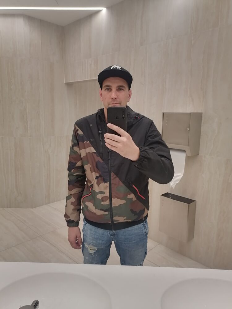 38872057  , 33 ,    