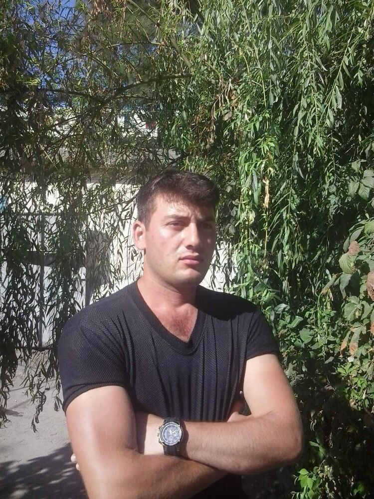  36481177  Farid, 30 ,    