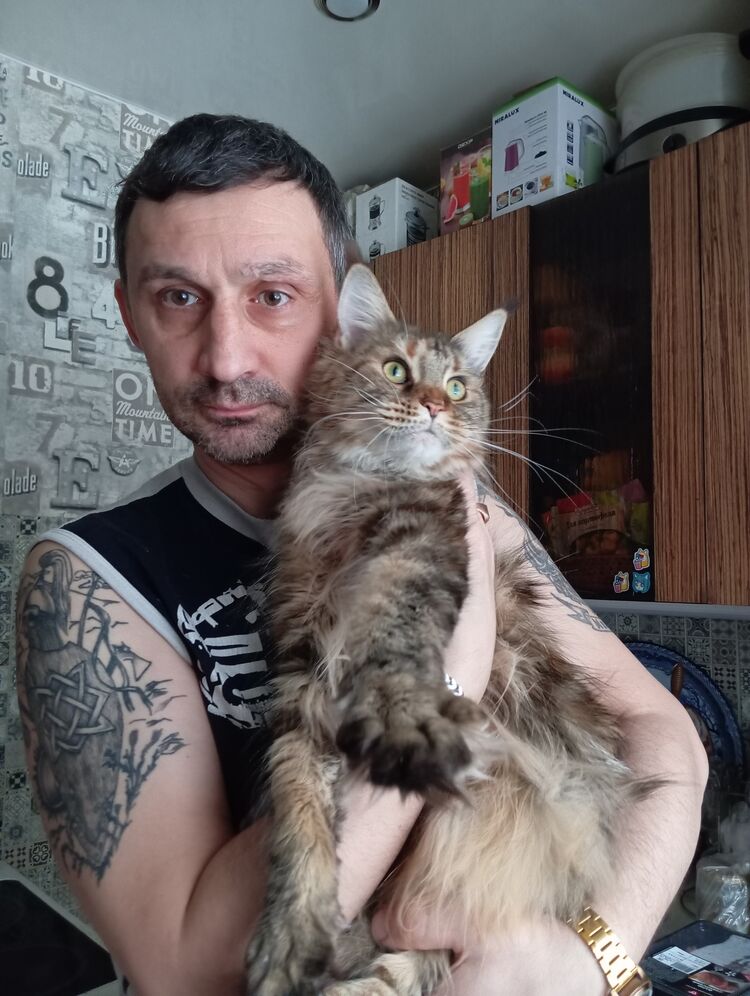  49449587  Maloj, 48 ,    