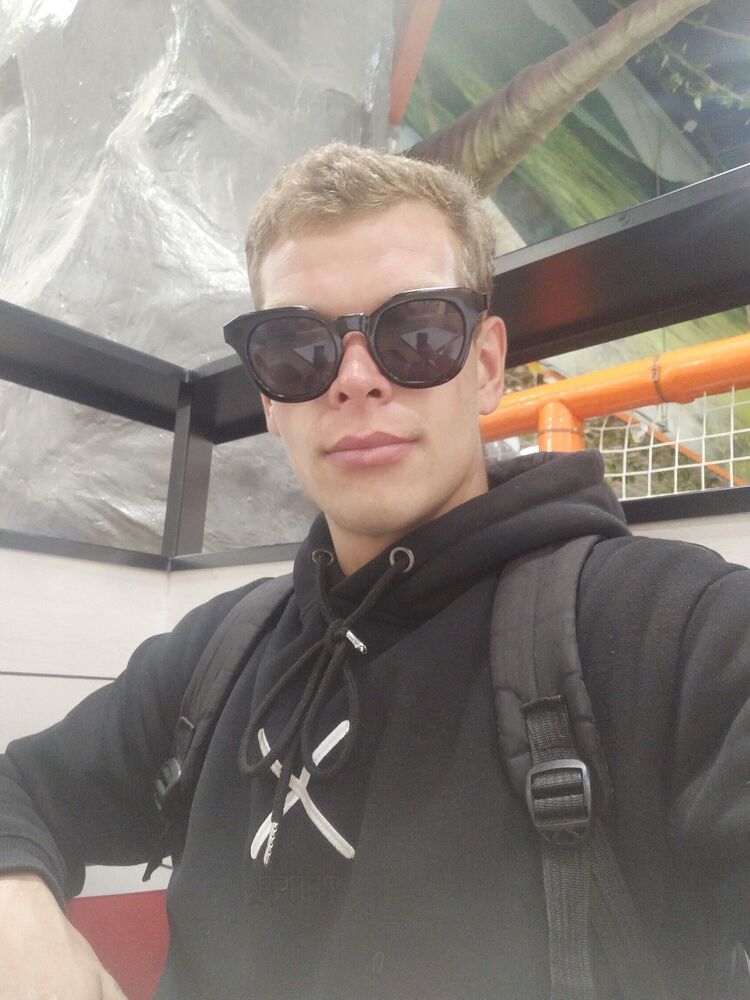  53691567  Vladislav, 22 ,    