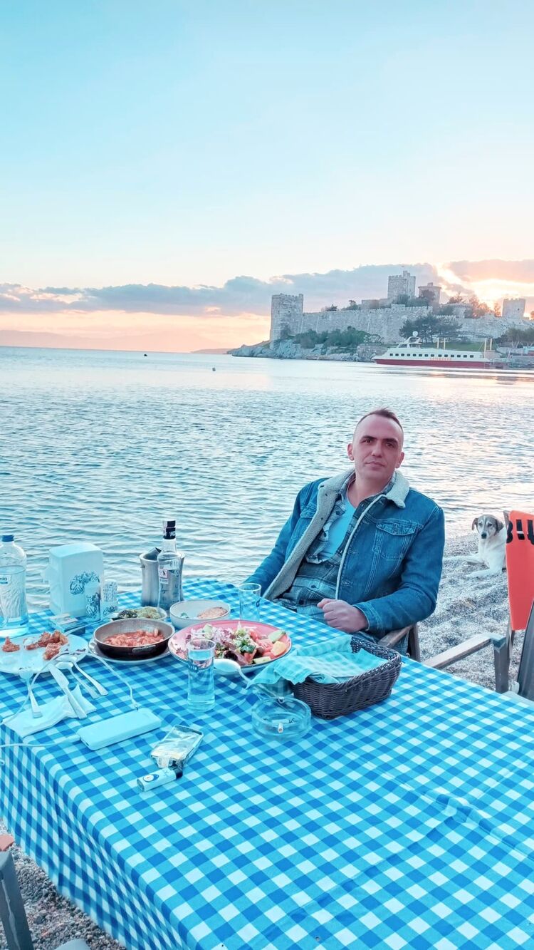  44280087  Yasin, 38 ,    