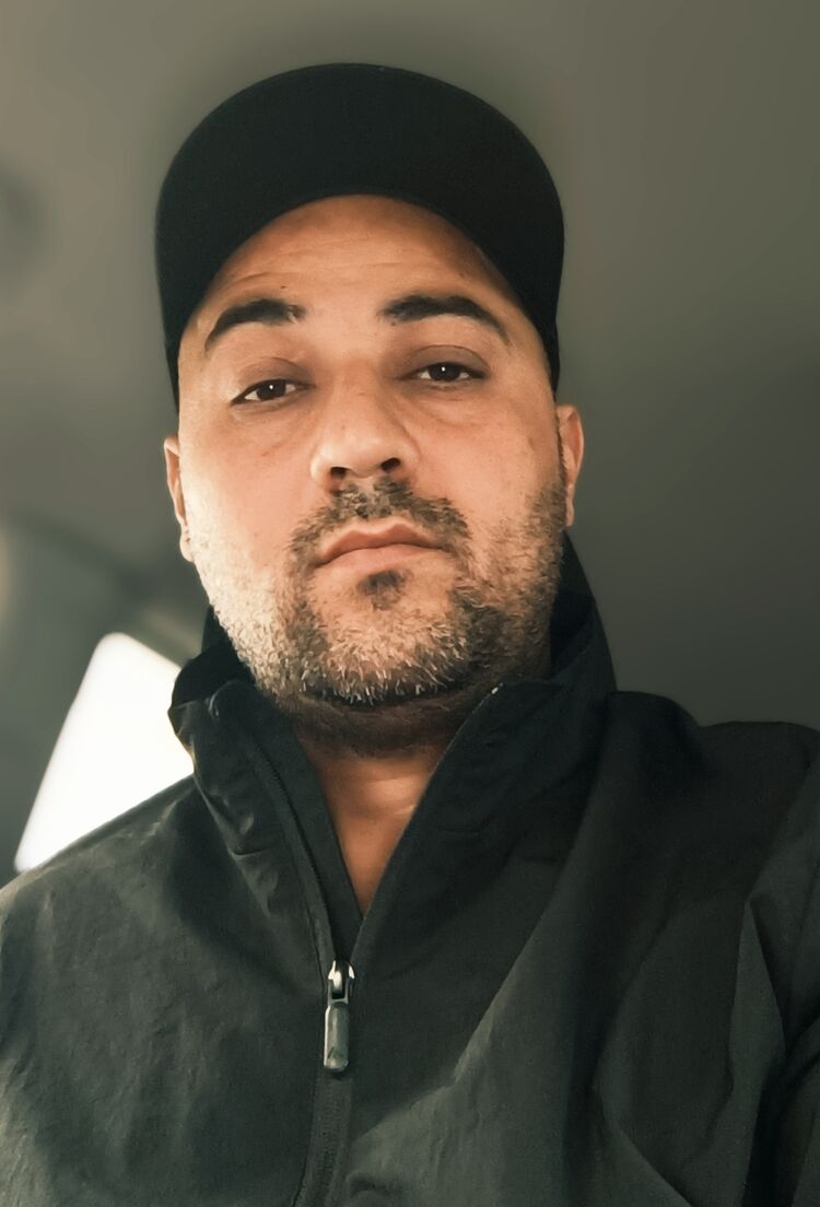  52926327  , 30 ,    
