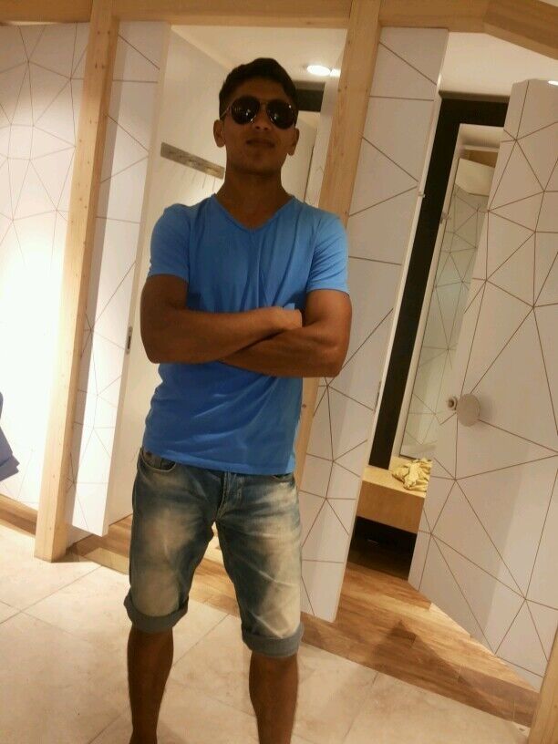  9726457  Yusuf, 31 ,    -