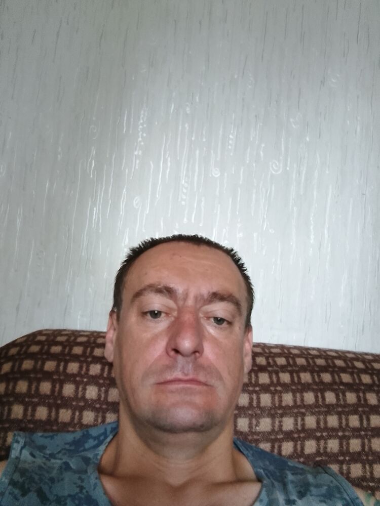  44828127  Ivan, 42 ,    