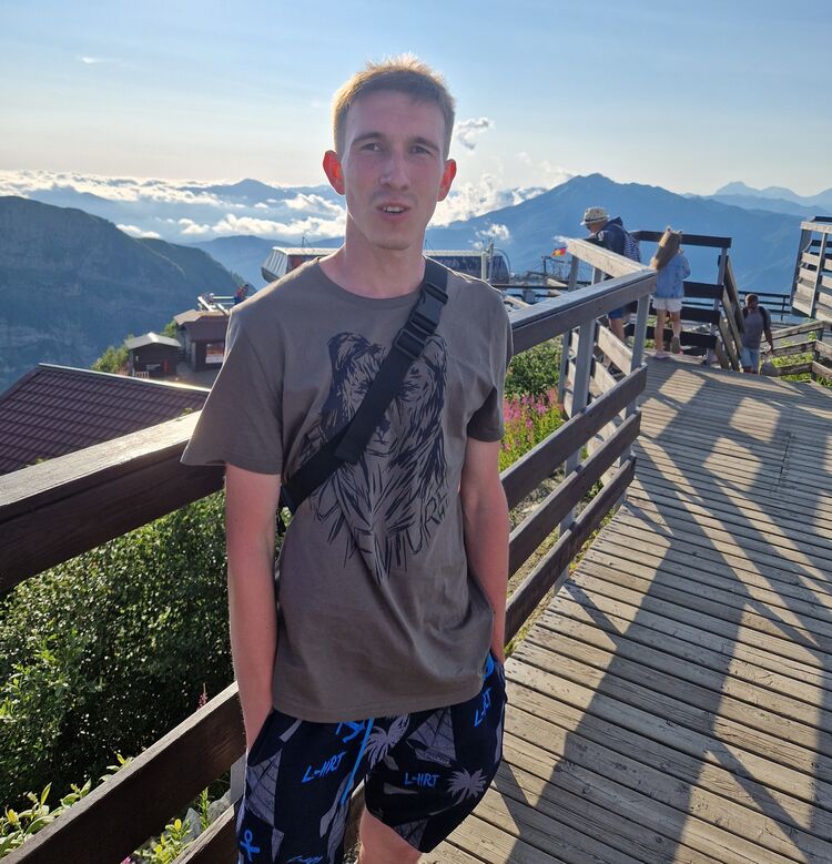  45182277  , 24 ,    