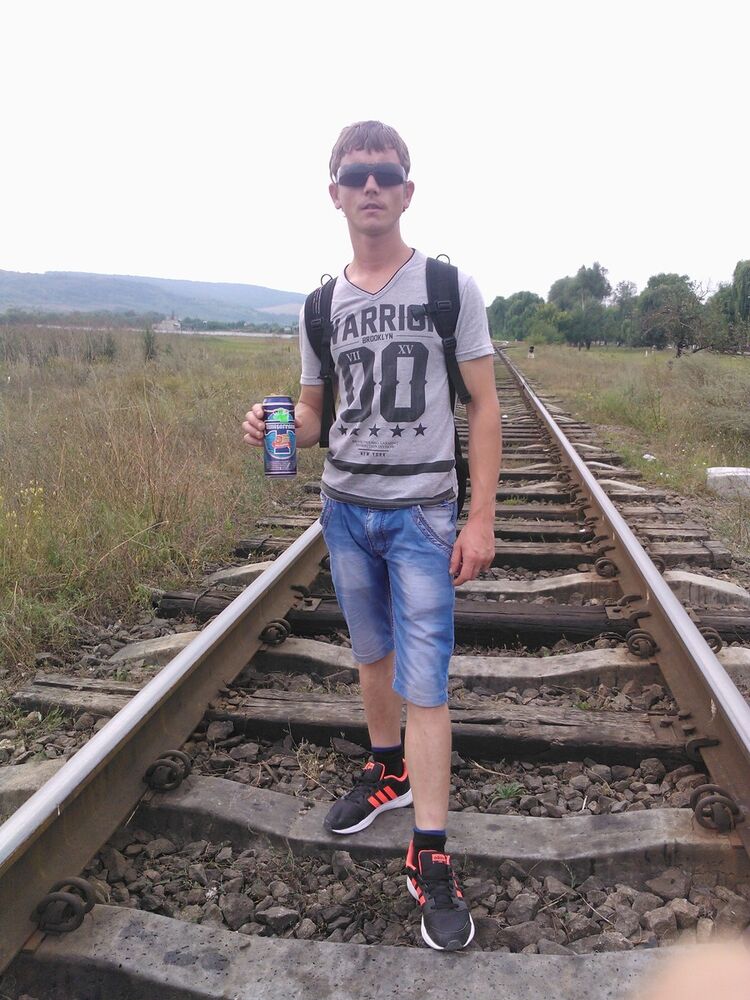  8967197  Valera, 40 ,    