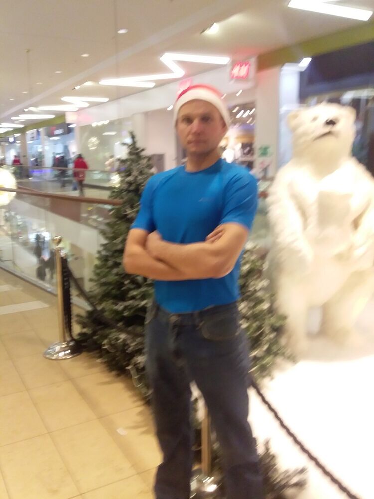  15233317  Sergei, 30 ,    