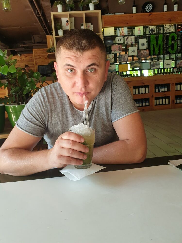  17307297  Sergiu, 39 ,    