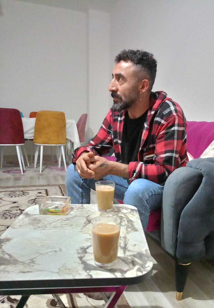  44195697  Polat, 36 ,    