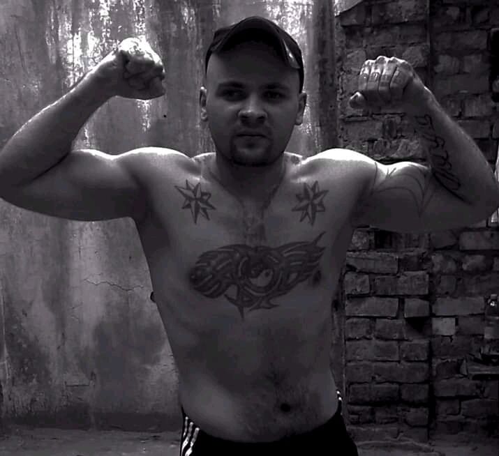  ,   Andruxa, 33 ,   ,   , c 