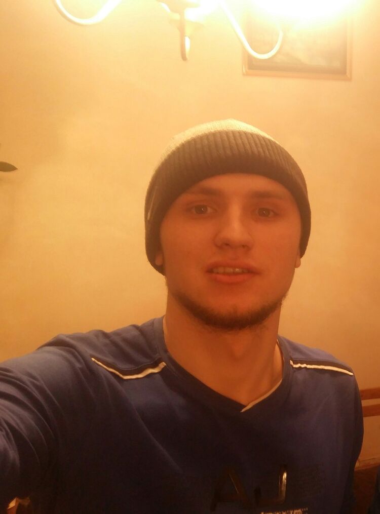  7316807  Viktor, 31 ,    