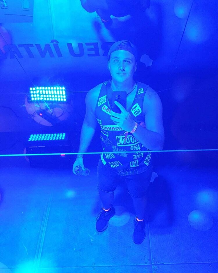  28994107  Alex, 30 ,    