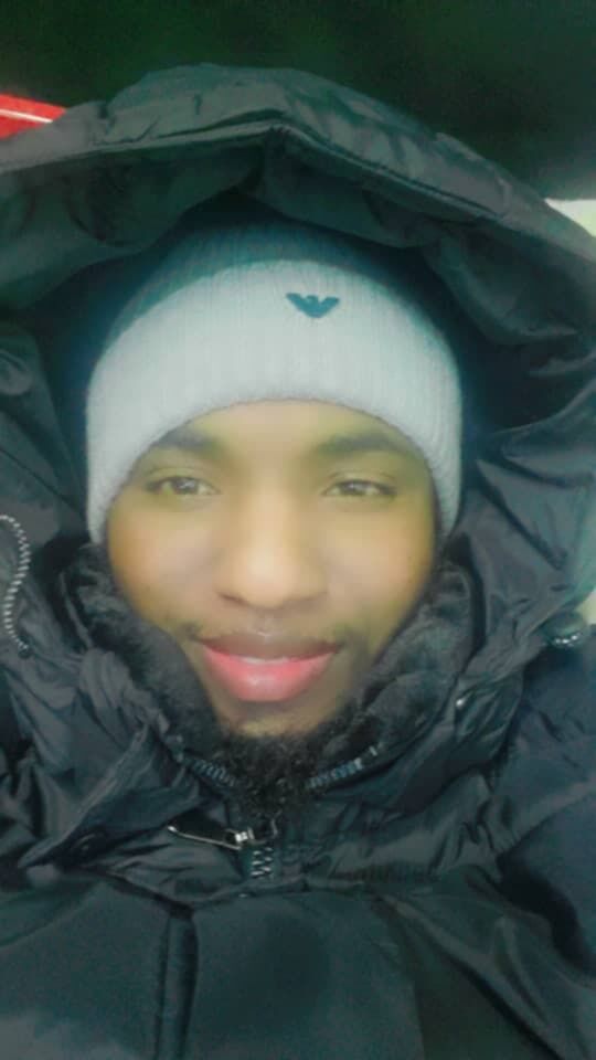  53041657  Barry, 24 ,    