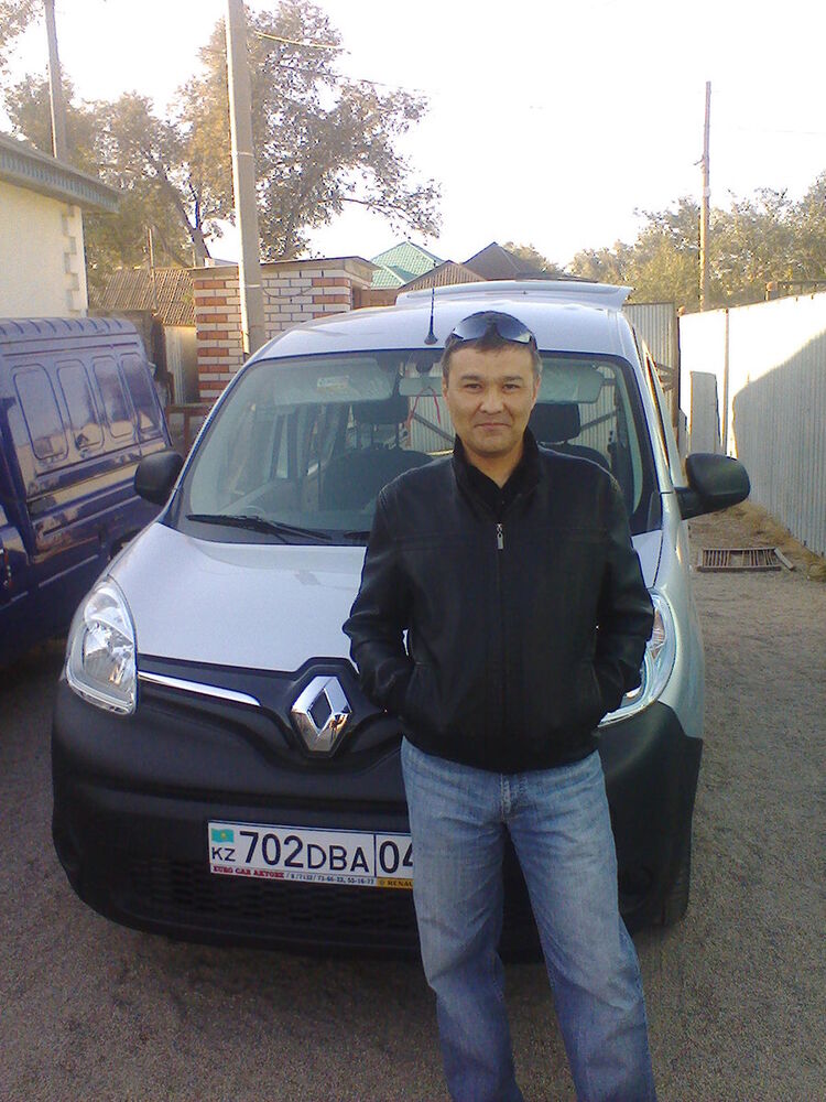  4944967  Nikollia, 49 ,    