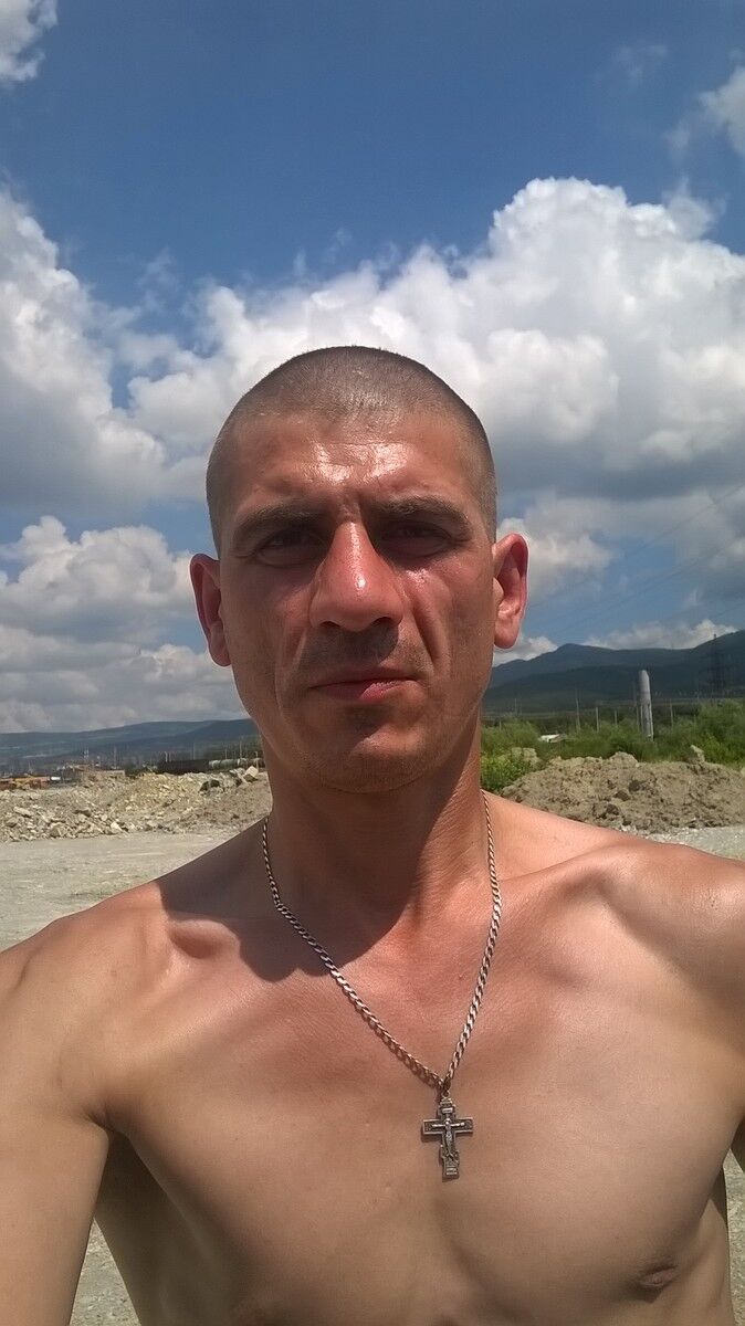  ,   Aleksandr, 40 ,  
