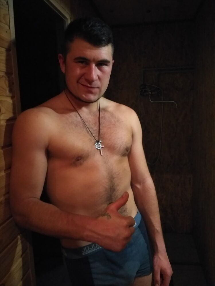  ,   Sergey, 29 ,   