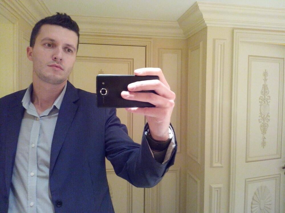  54360217  Ro, 32 ,    -