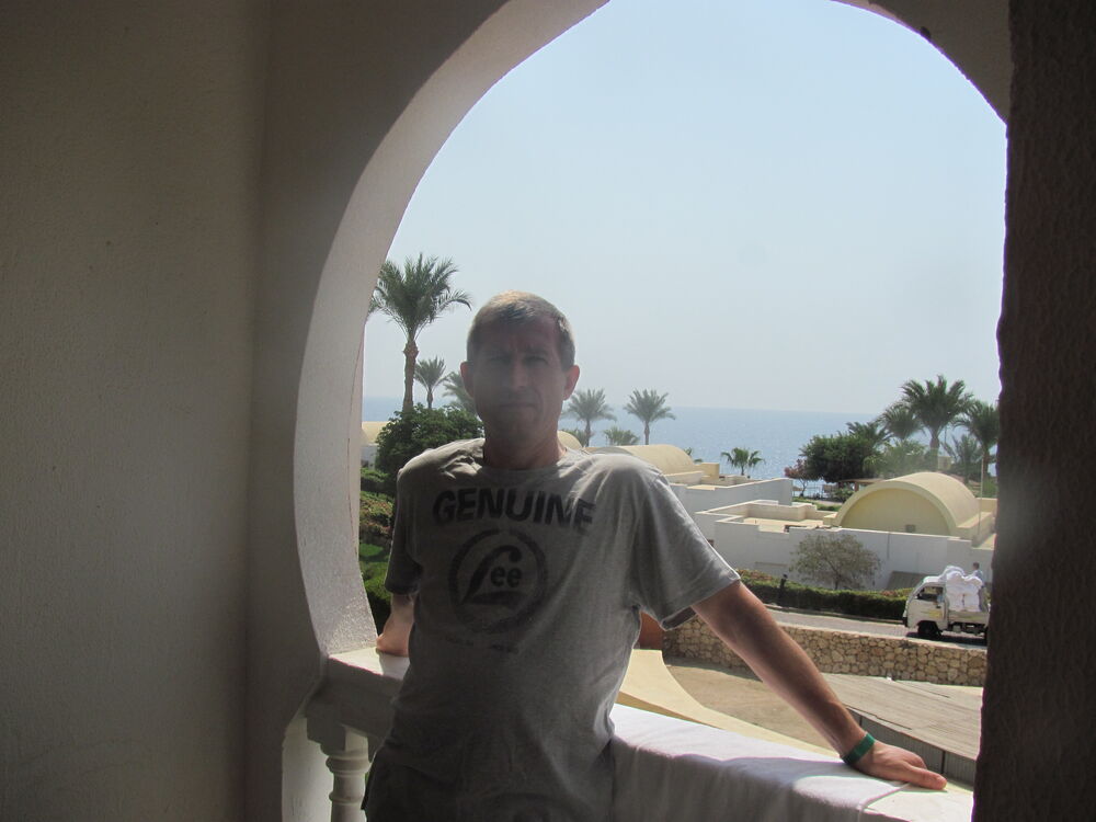  23238607  Leonid, 57 ,     