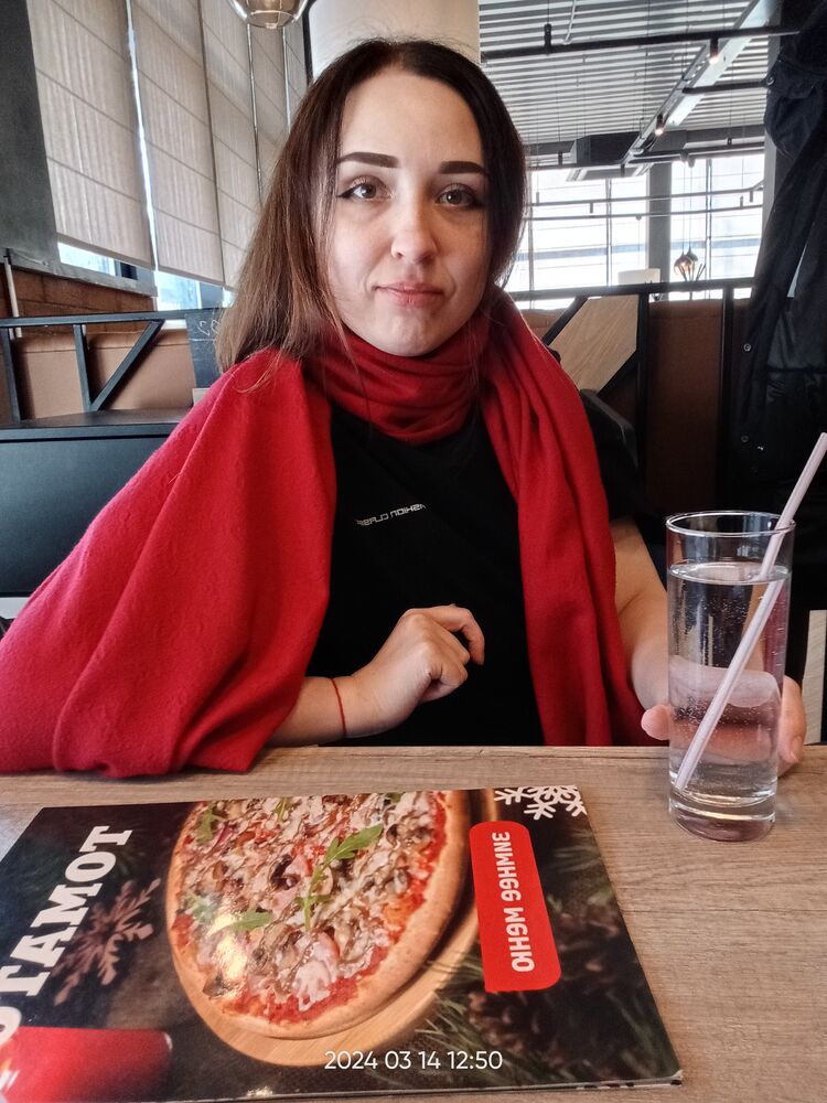  ,   Anastasiya, 35 ,   
