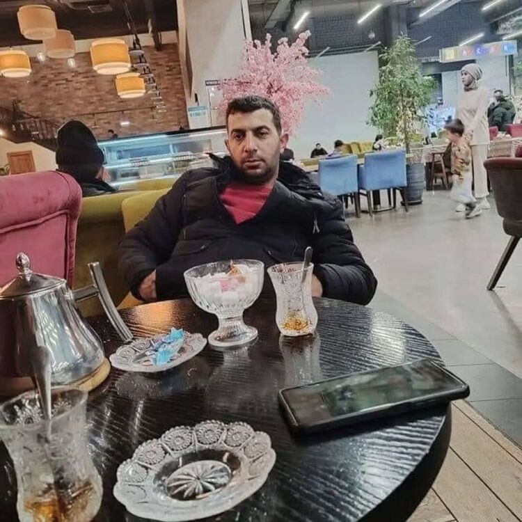  54447907  Serkan, 37 ,    