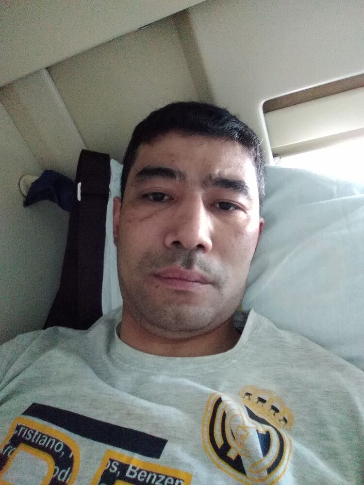  ,   Artur, 42 ,   
