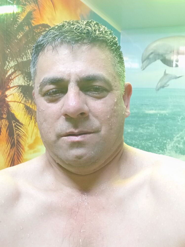  42239097  Ali, 48 ,    