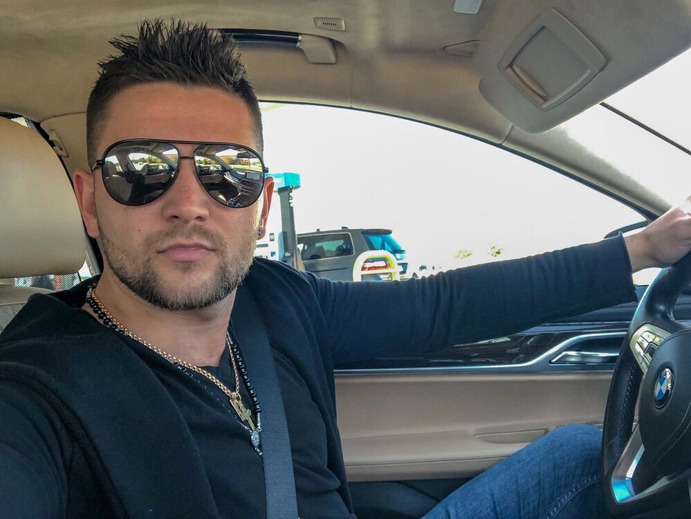  ,   Victor, 37 ,   ,   , c , 