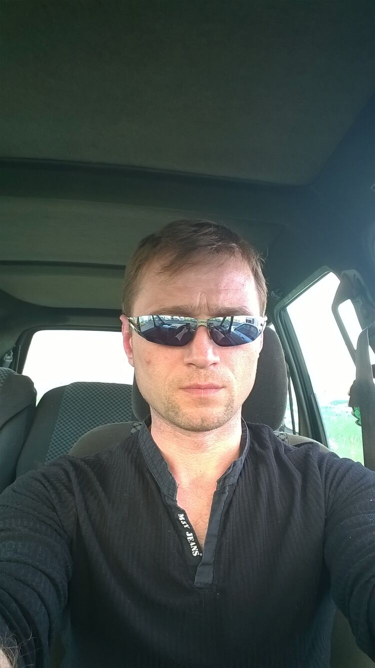  40048737  Tim, 48 ,    