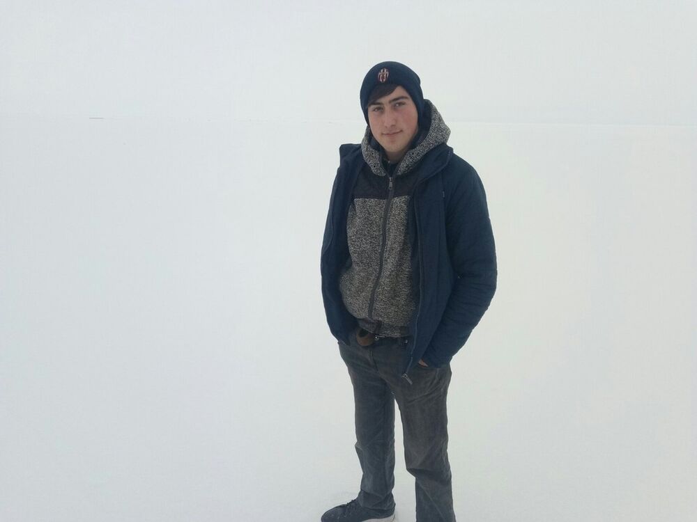  11819527  Petr, 25 ,    