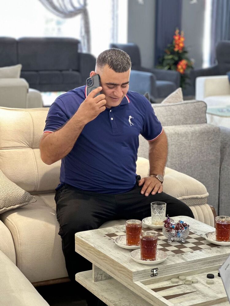  51998187  Ruslan, 37 ,    