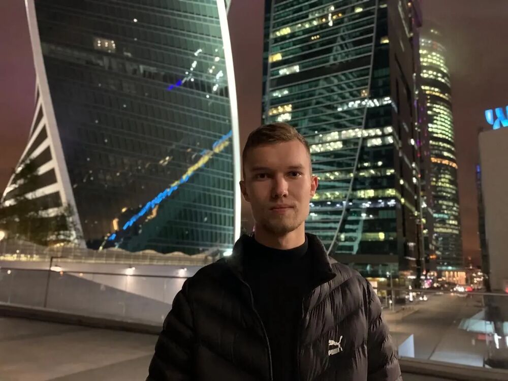  27670027  Ilya, 25 ,    -