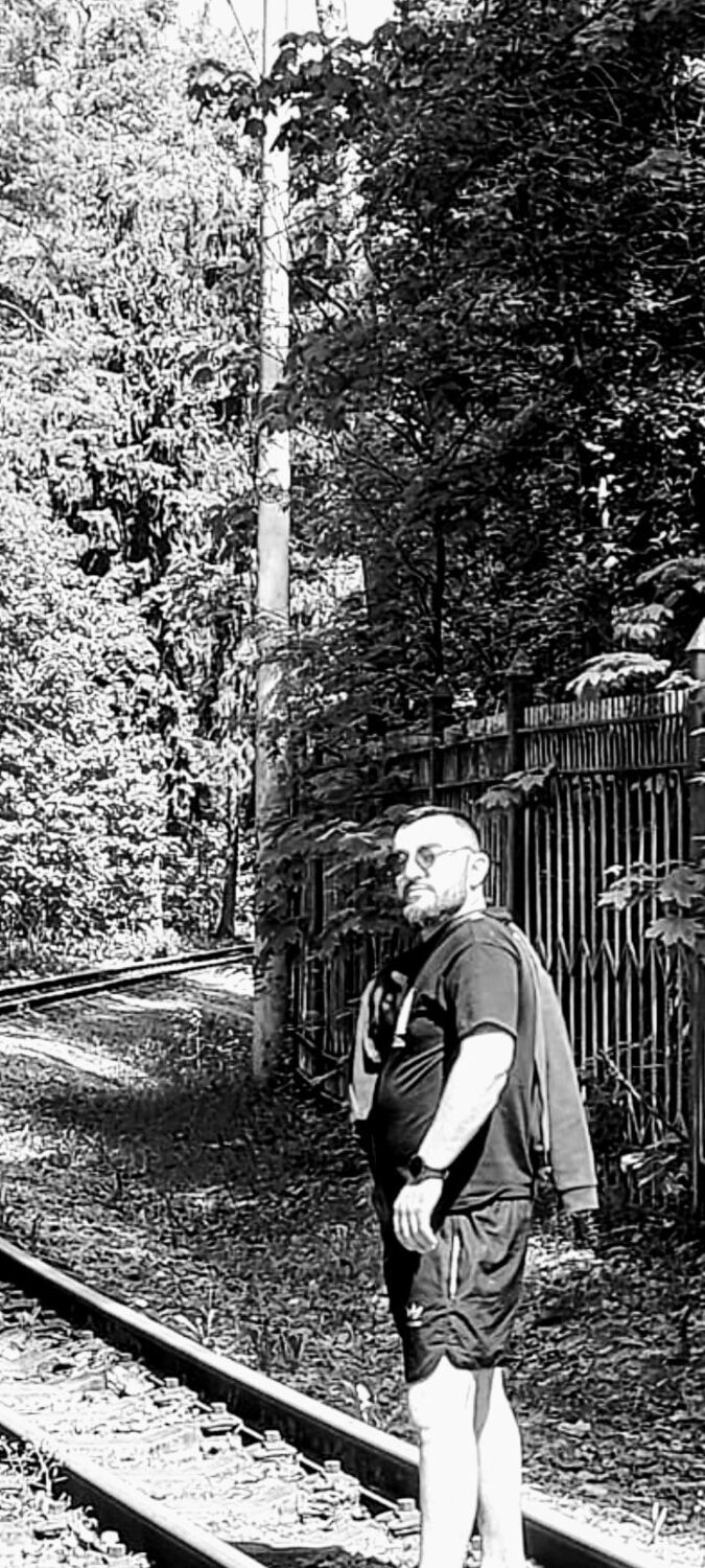  43519747  Arman, 26 ,    